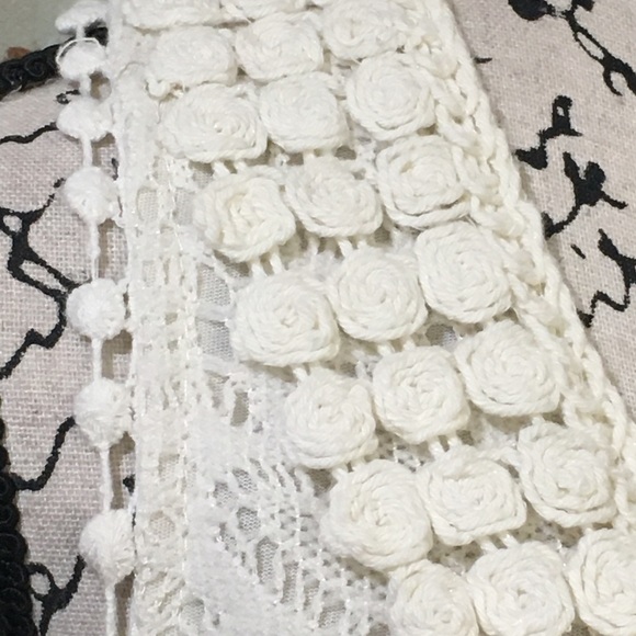 EUC ULTRA PINK Gorgeous Cream Lined Lace & Crocheted Tunic - Picture 2 of 12